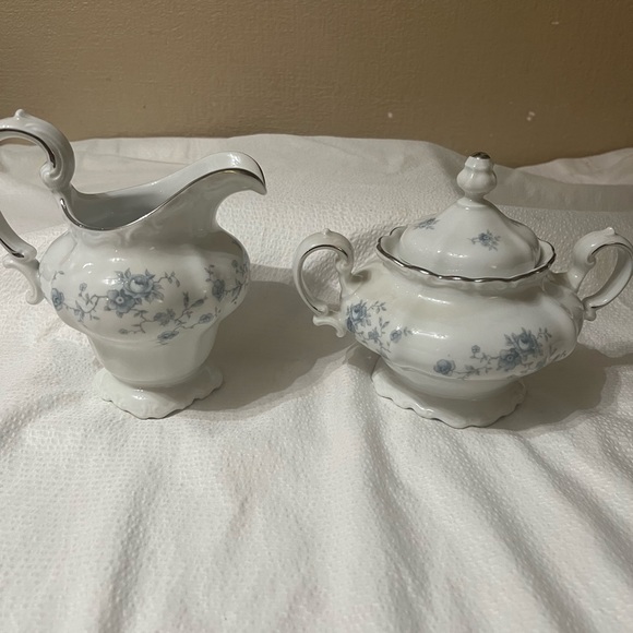 Johann Haviland Blue Garland Cream and Sugar Set - Picture 3 of 10